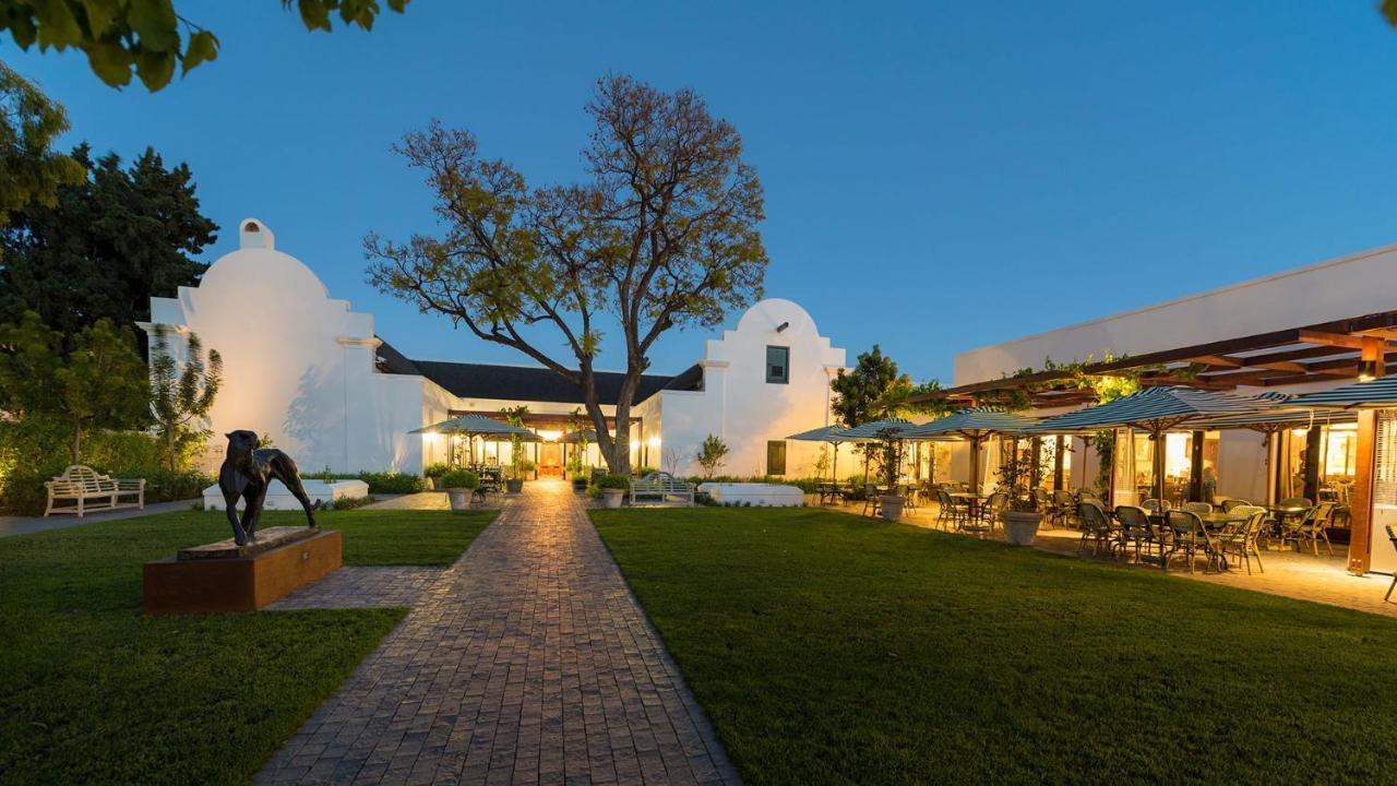 Drostdy Hotel Graaff Reinet Bagian luar foto The restaurant at the Stellenbosch University campus