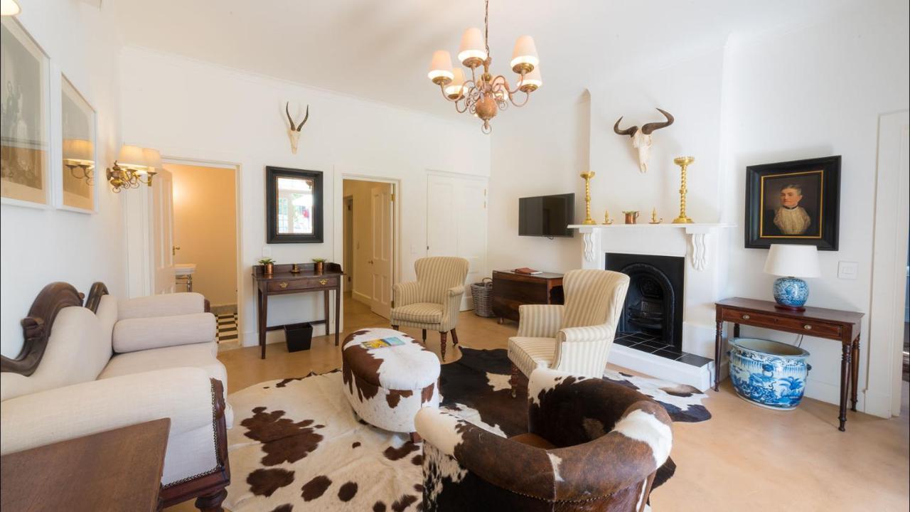 Drostdy Hotel Graaff Reinet Bagian luar foto The interior of the house
