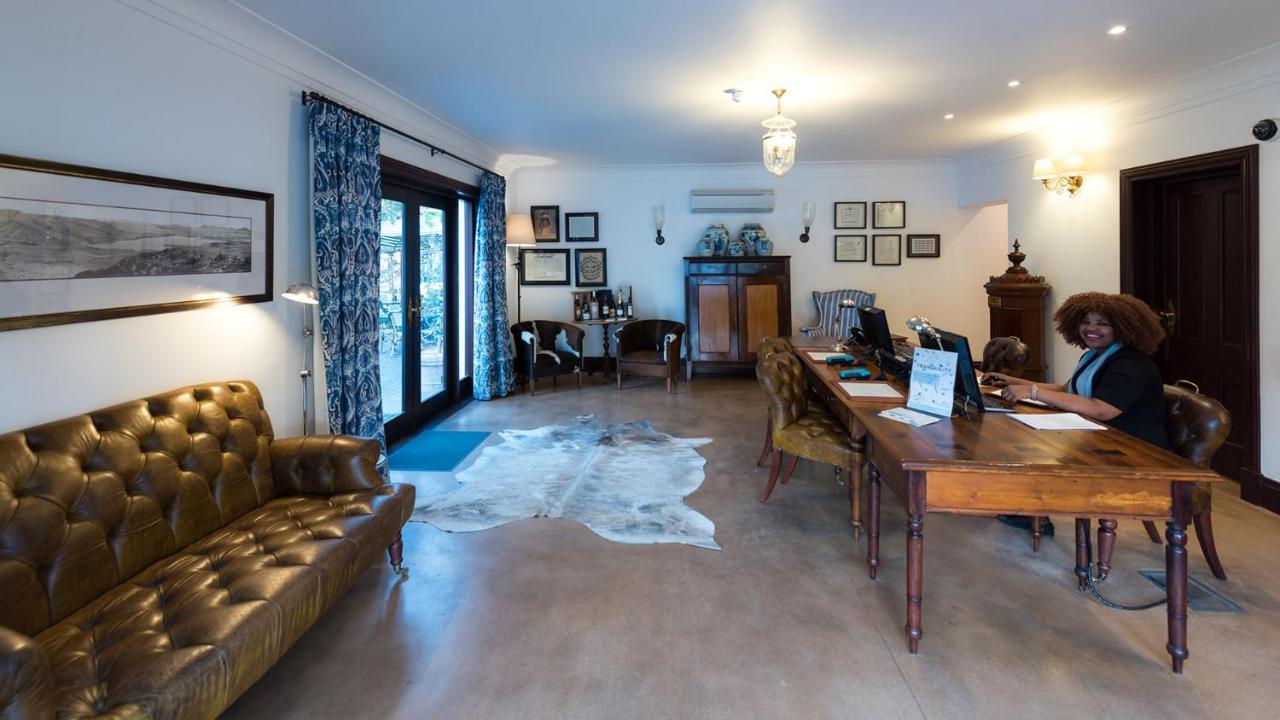 Drostdy Hotel Graaff Reinet Bagian luar foto The interior of the club
