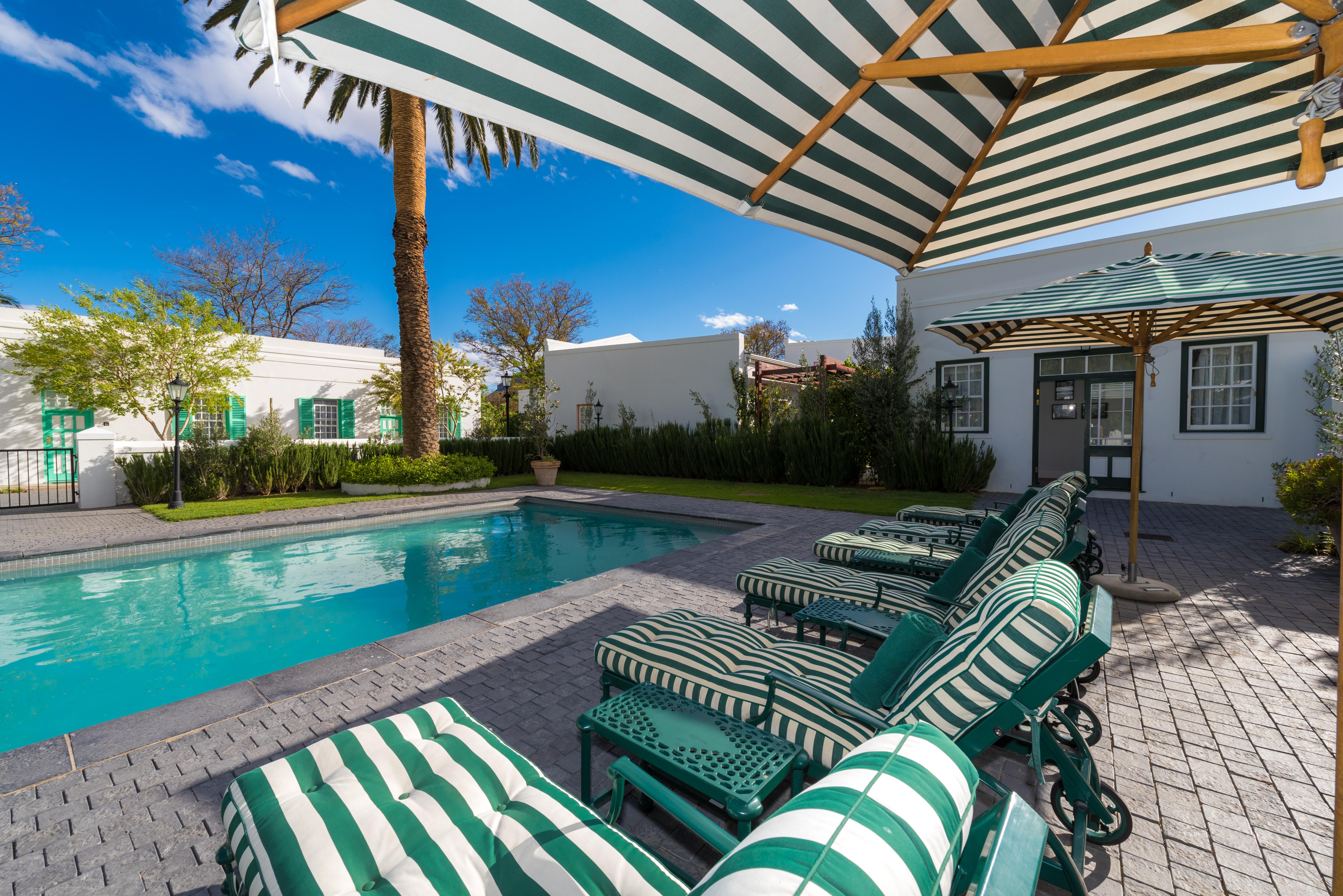 Drostdy Hotel Graaff Reinet Bagian luar foto The pool at the Ace Hotel in Palm Springs