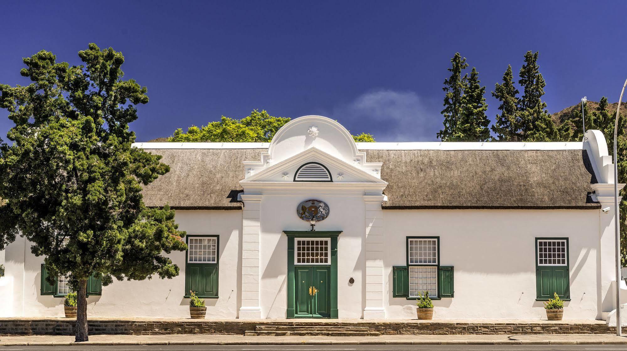 Drostdy Hotel Graaff Reinet Bagian luar foto The Old House Museum